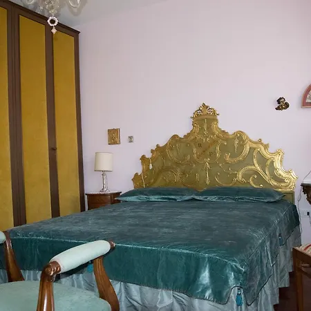 Il Glicine Fiorito Panzió Lido di Venezia