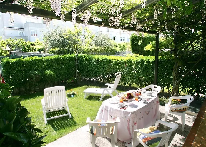 Alojamento de Acomodação e Pequeno-almoço Il Glicine Fiorito 3*